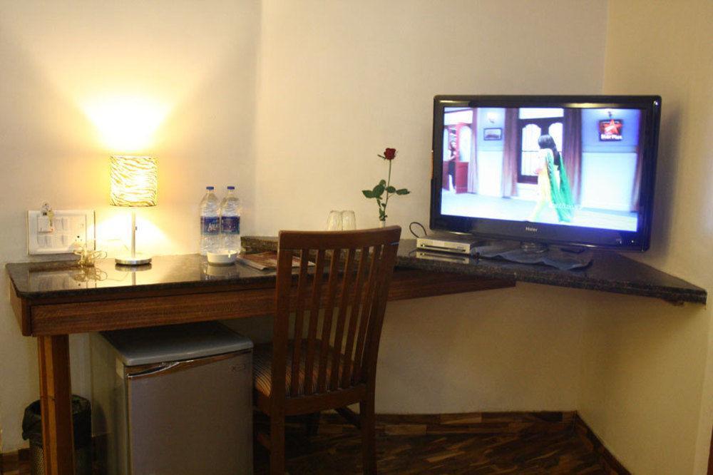 Hotel Treebo Trend Sahara à Pune Extérieur photo